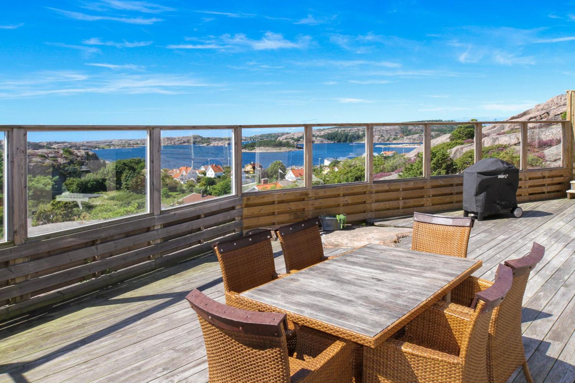 Villa Seafront With Terrific View By Ajf Dream Living Fjällbacka Exterior foto